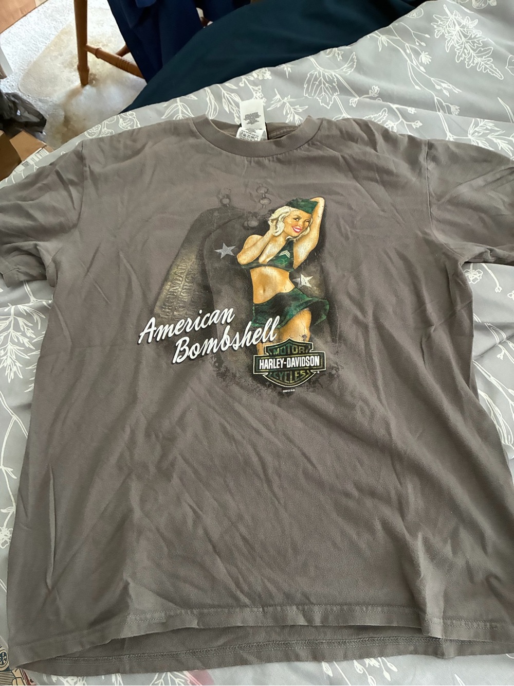 Harley-Davidson Gray 'American Bombshell' Pin-Up Short Sleeve Tee Large